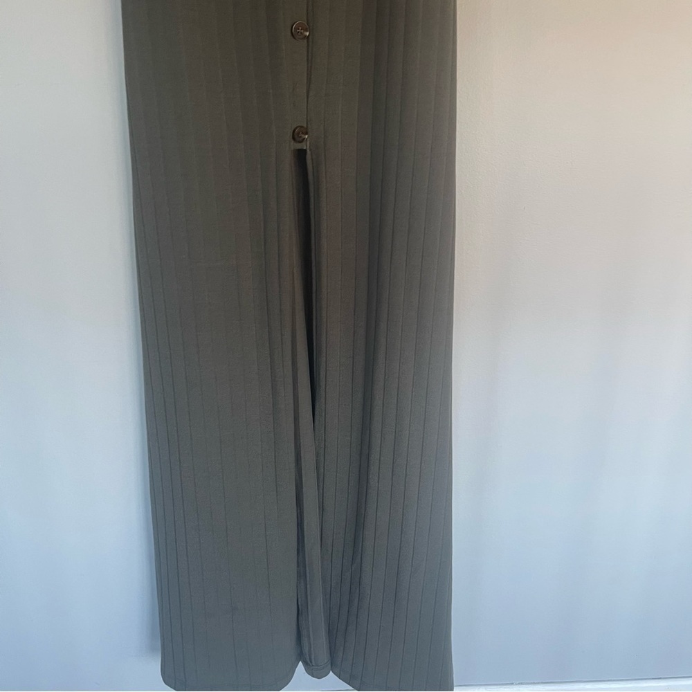 NWT Windsor Front Slit Maxi Dress Button Ribbed Spaghetti Strap Olive Tie Front - Picture 4 of 15